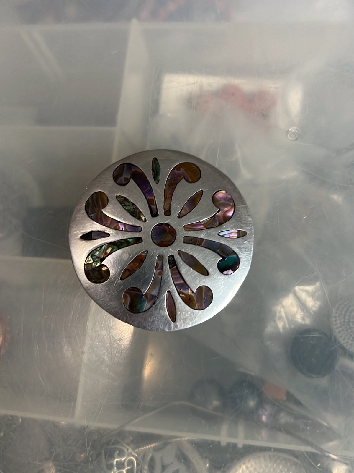 Pendant/pin