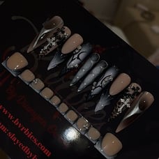 Press on nails