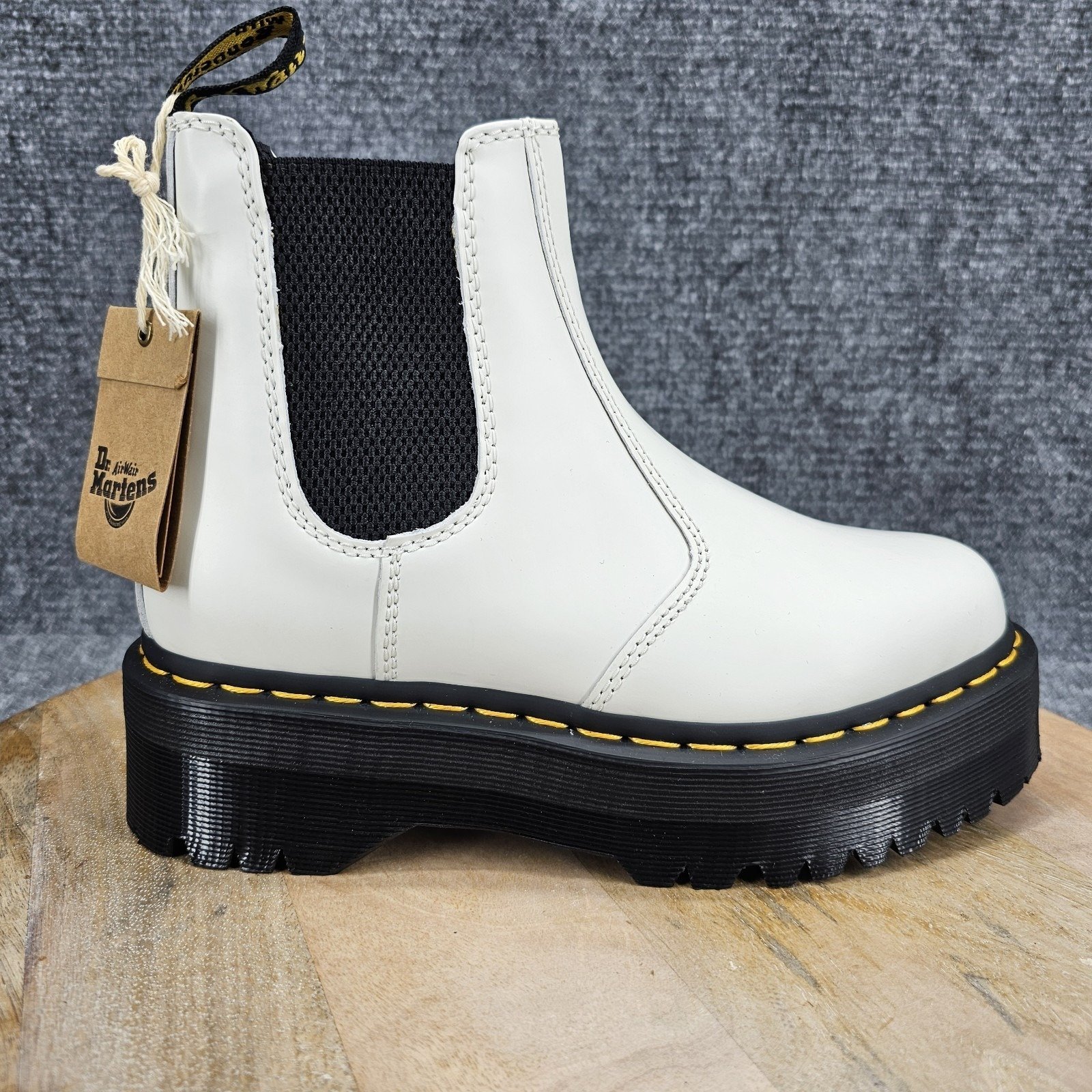Dr. Martens 2976 Quad Womens Size 7 White Leather Platform Chelesa Boots