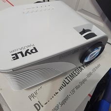 Pyle projector 1080p full HD