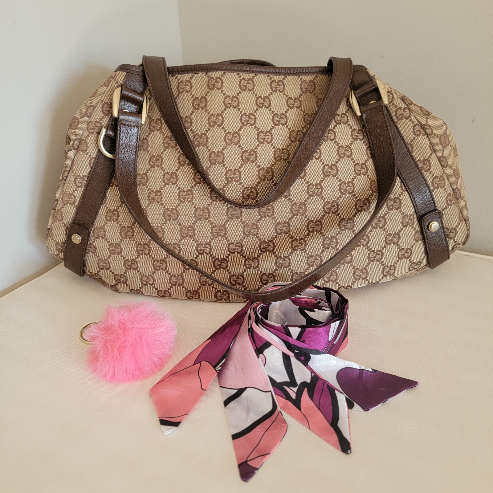 Sale!! Authentic Gucci GG Canvas Abby Leather shoulder bag