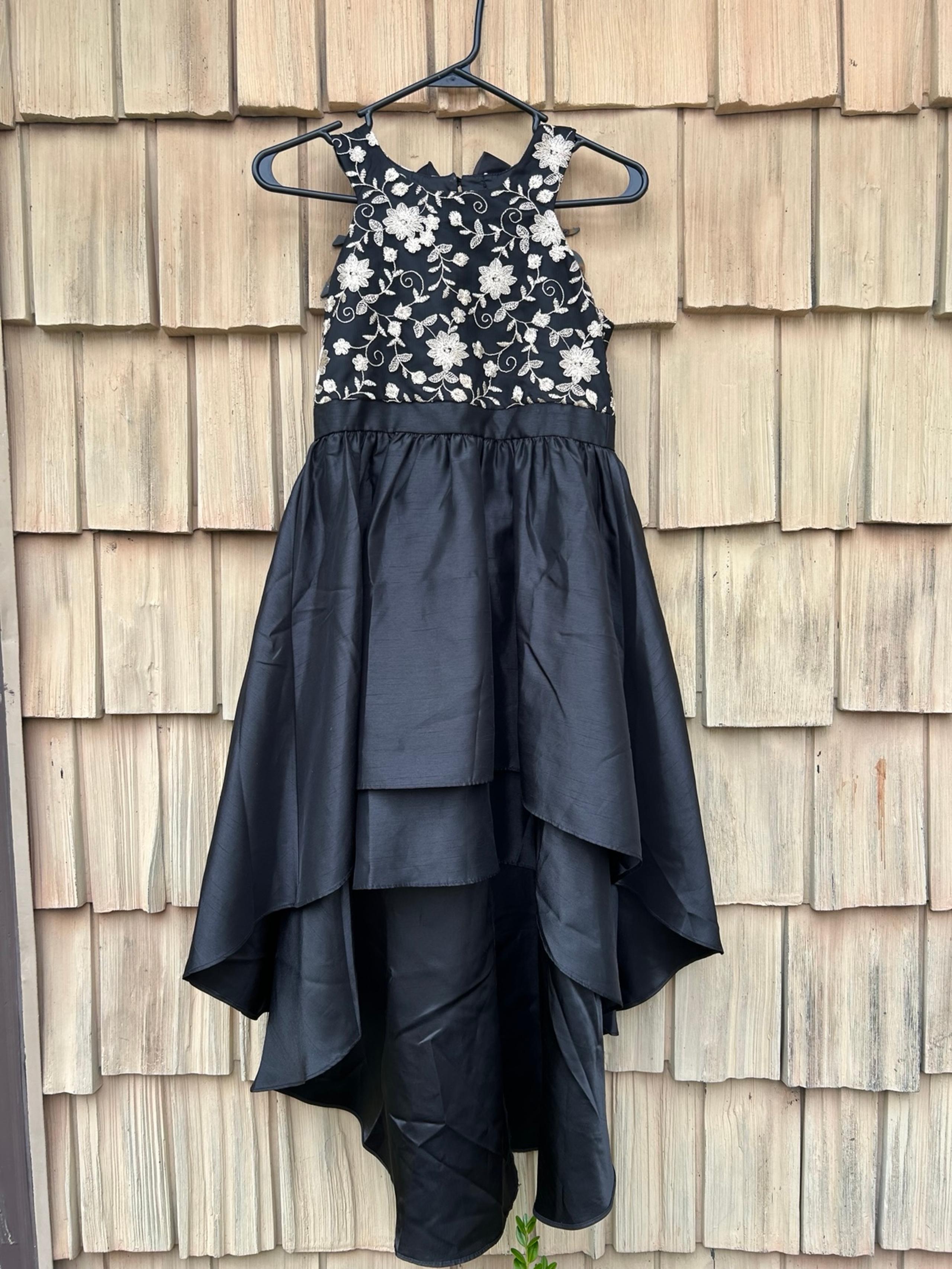 Beautiful Girls Dressy Dress - Size 12