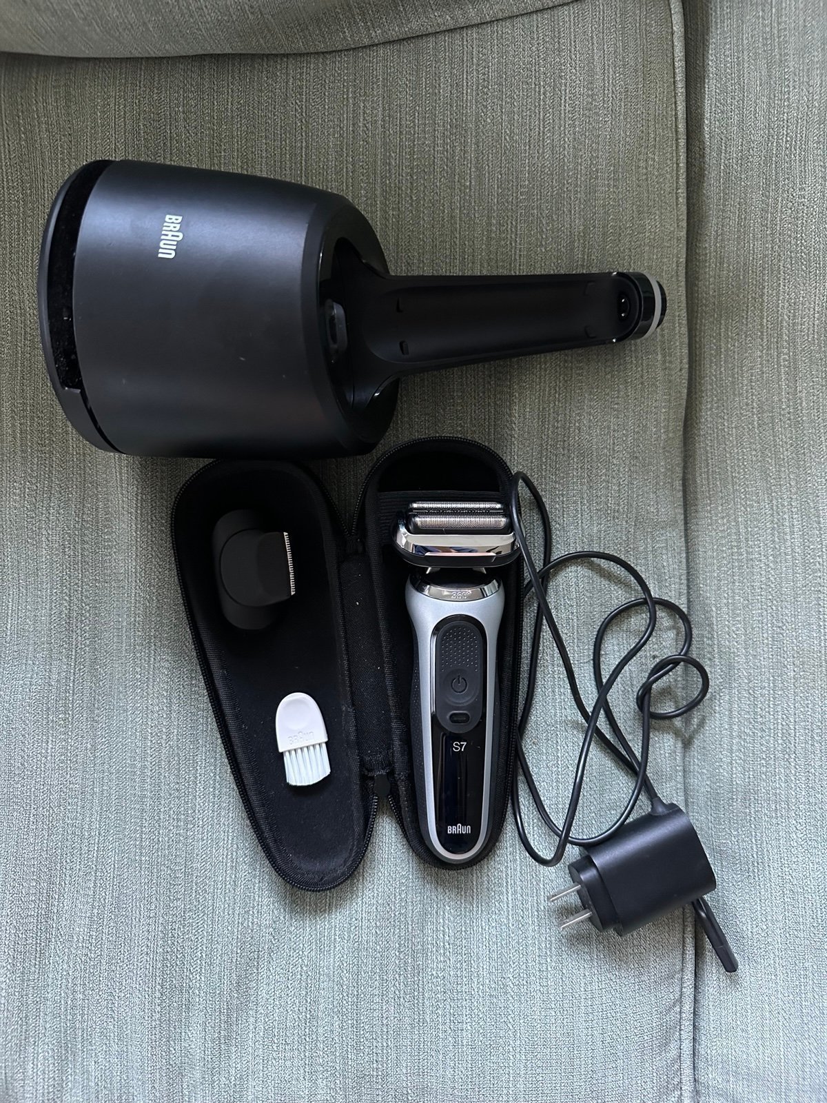 Braun 7 Shaver 360 flex with stand charger