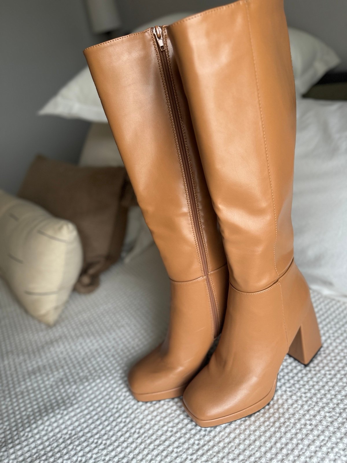 Journee Collection Boots