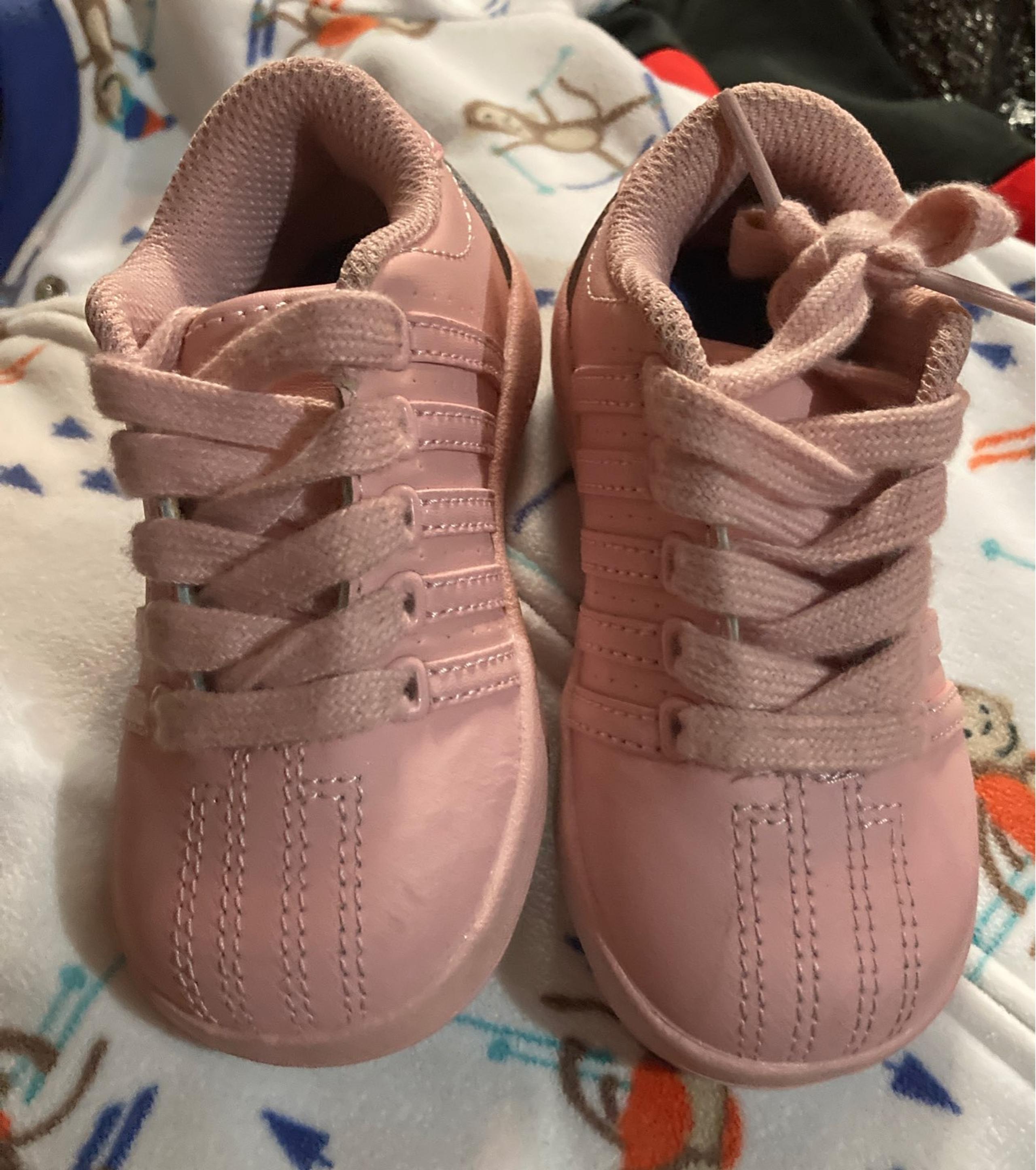Pink kswiss