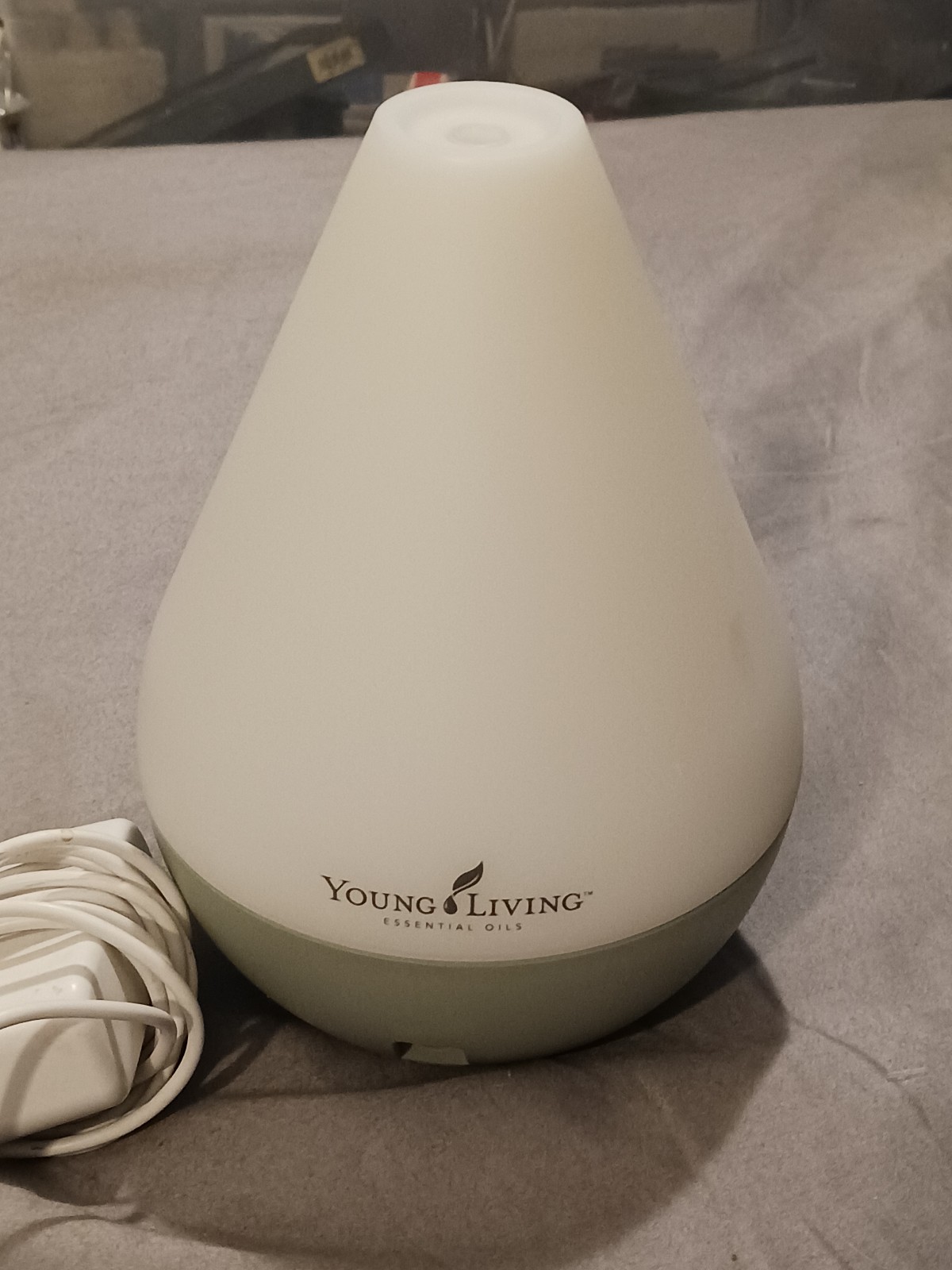 YOUNG LIVING Dew Drop ESSENTIAL OIL DIFFUSER
