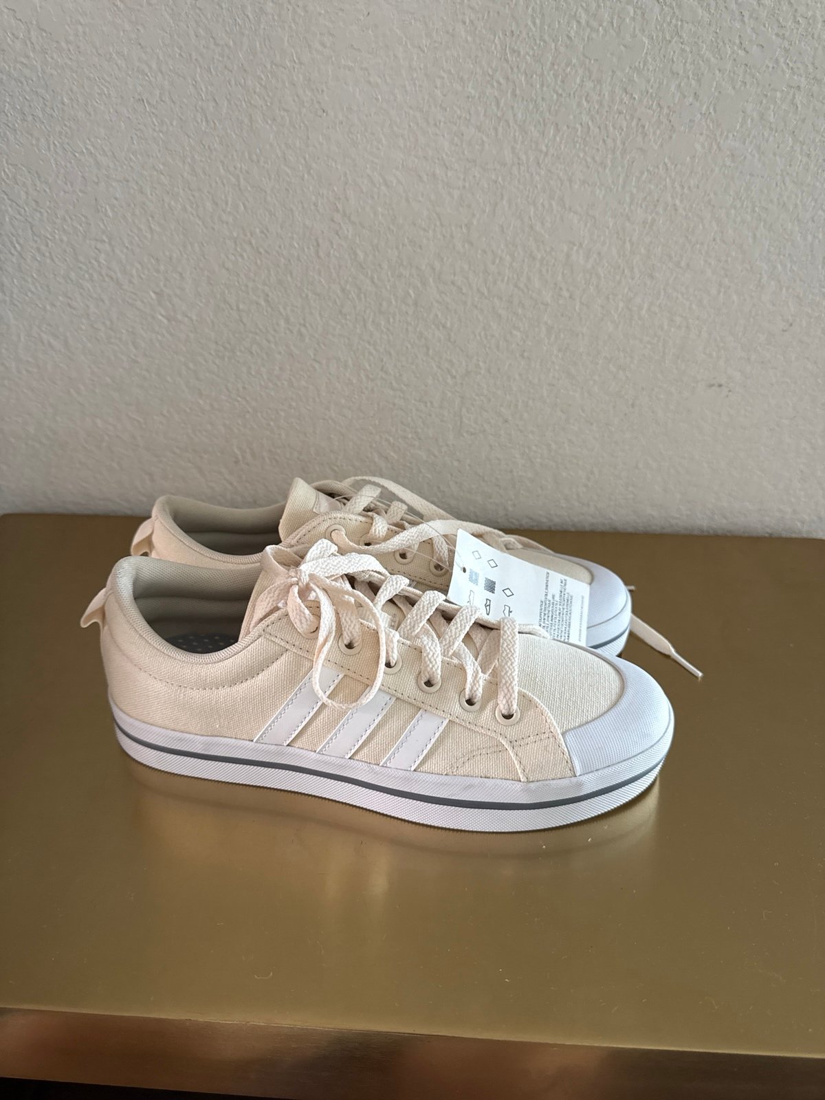 Women’s Adidas canvas sneakers 6.5