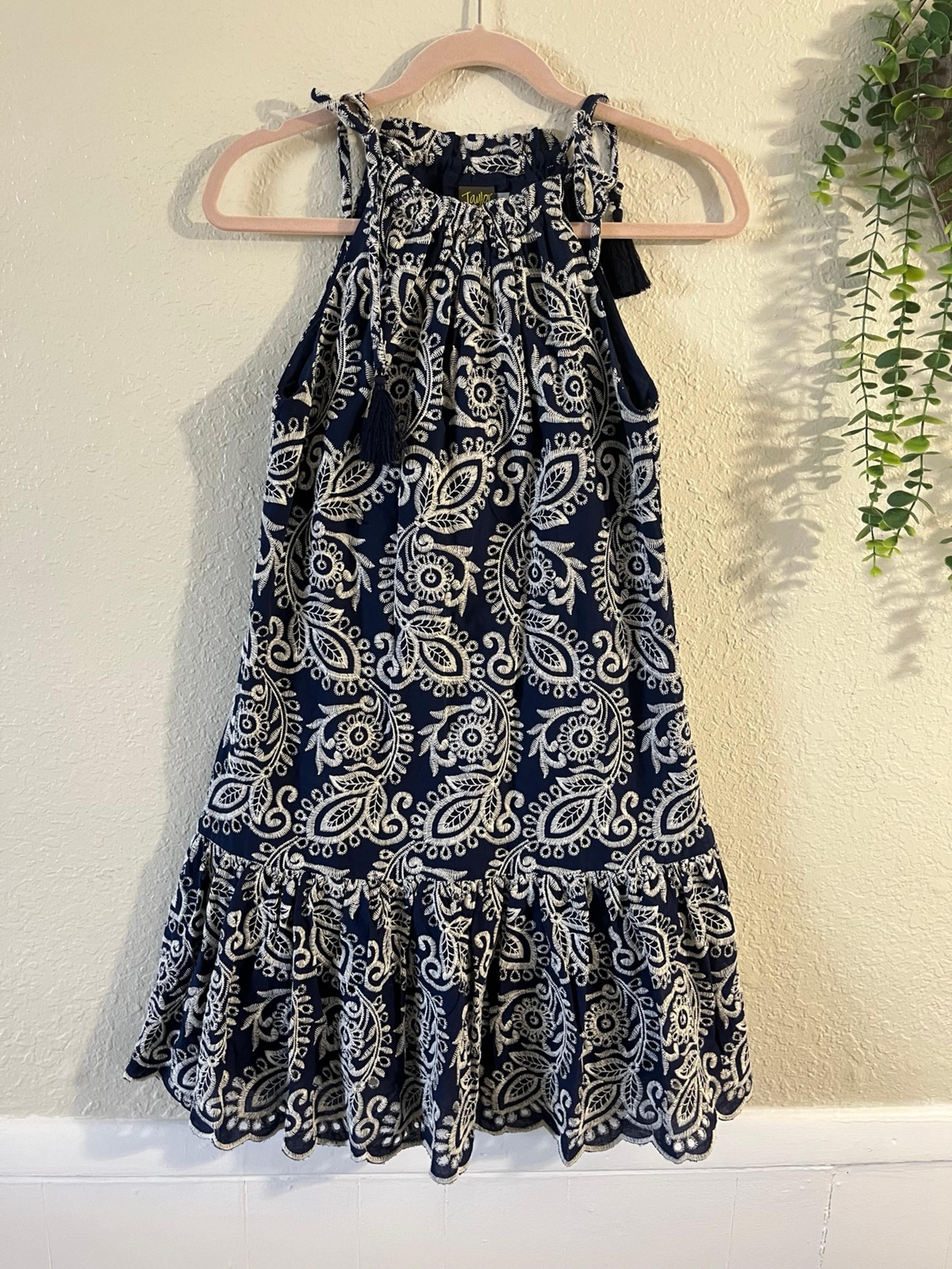 Women’s Taylor Navy Blue and White Ruffled Embroidered Sleeveless Dress Size Med