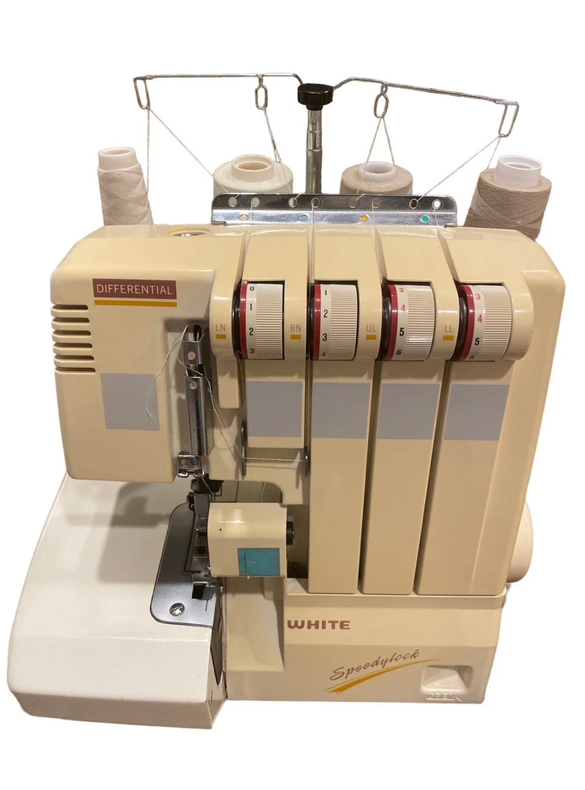 White Speedylock 7340 Overlock Serger, Pedal & Cover With Pedal