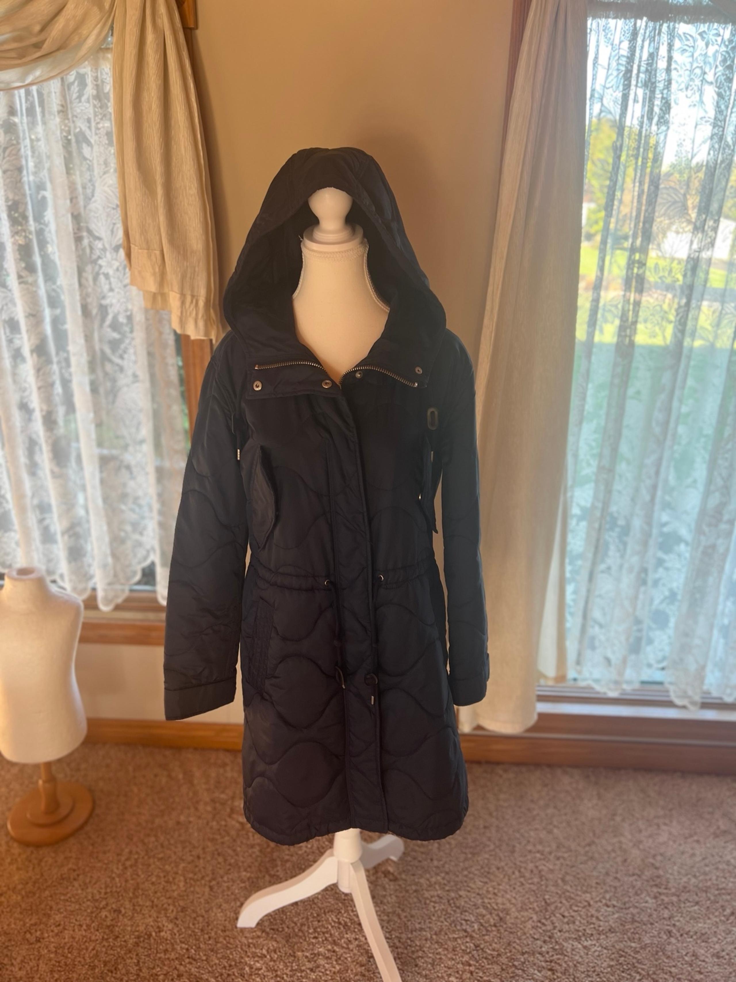 Gap Women’s Small Navy Blue Quilted Hooded Parka, good condition