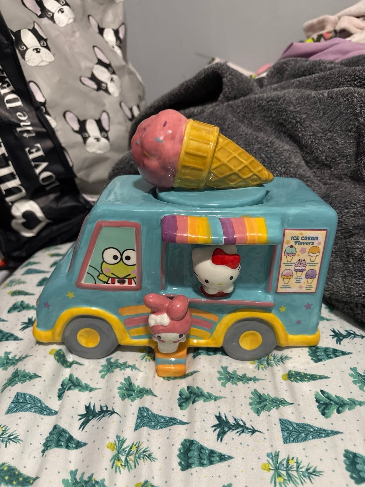 Hello kitty ceramic ice cream truck