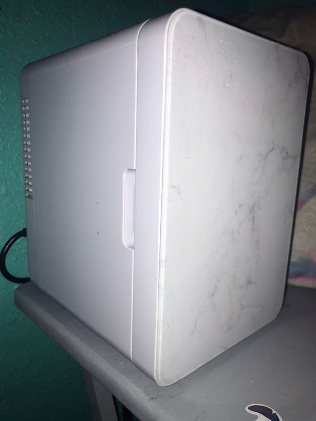 Mini fridge