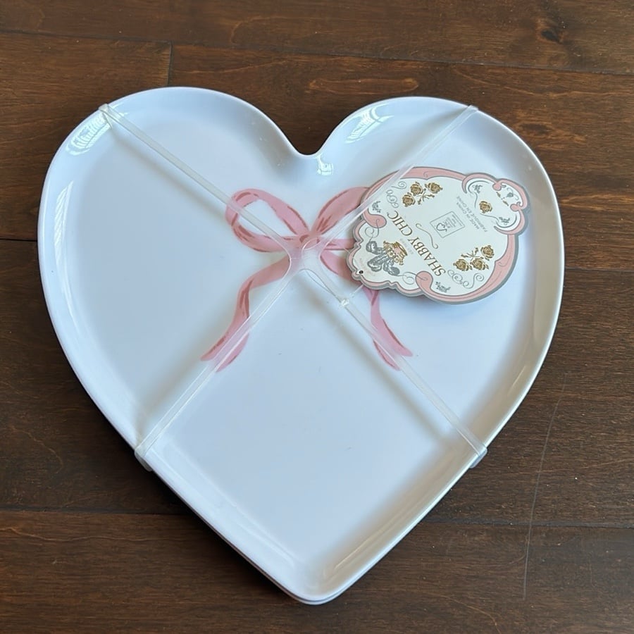 Shabby Chic Set Of 4 Salad Plates Valentines Pin Bow Heart Shaped Melamine