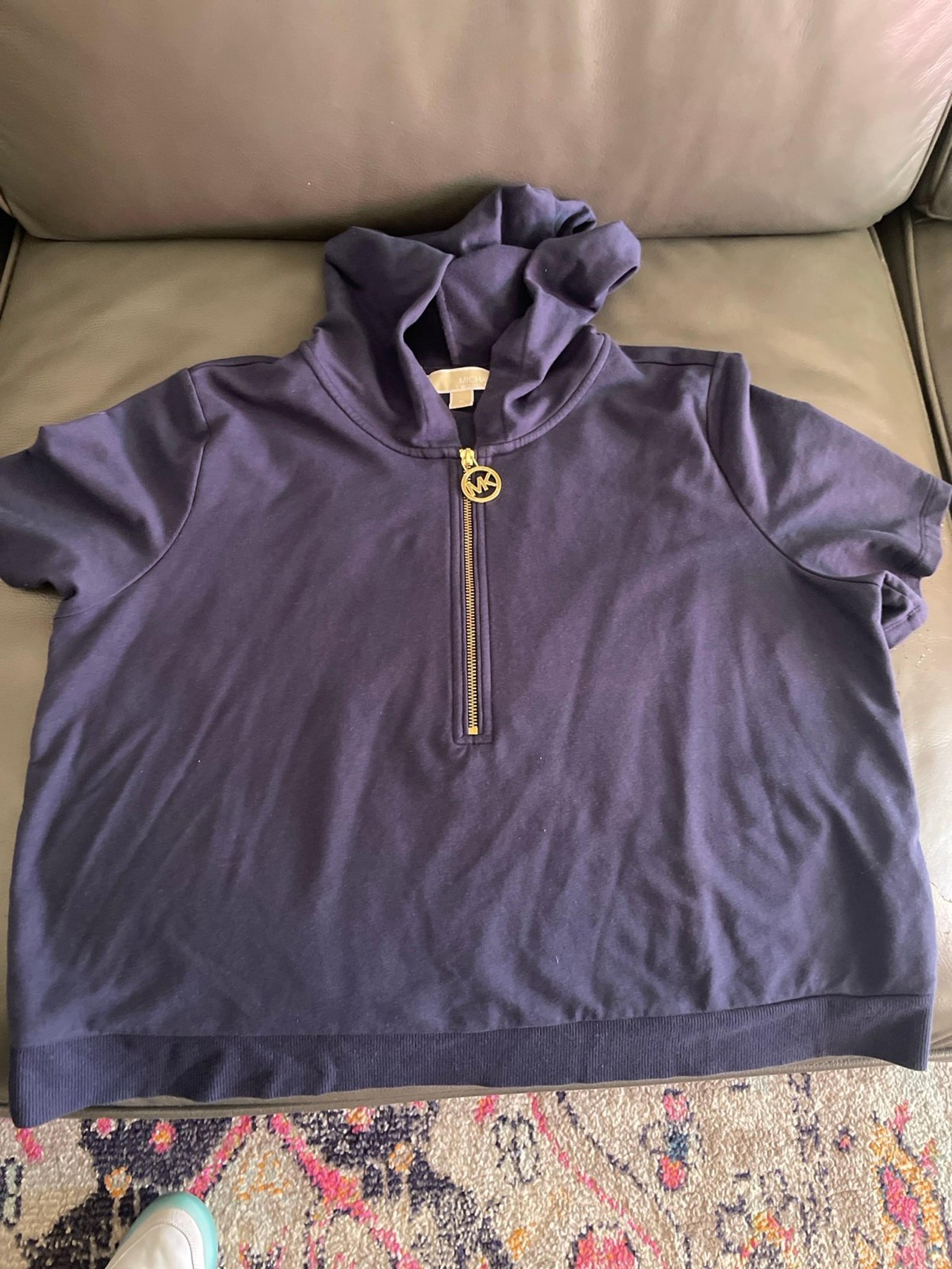 Hoodie- shirt sleeved