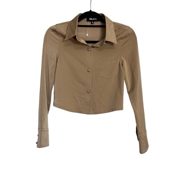 Revolve SER.O.YA Shirt Womens Size Small Tan Button Down Cropped Long Sleeve