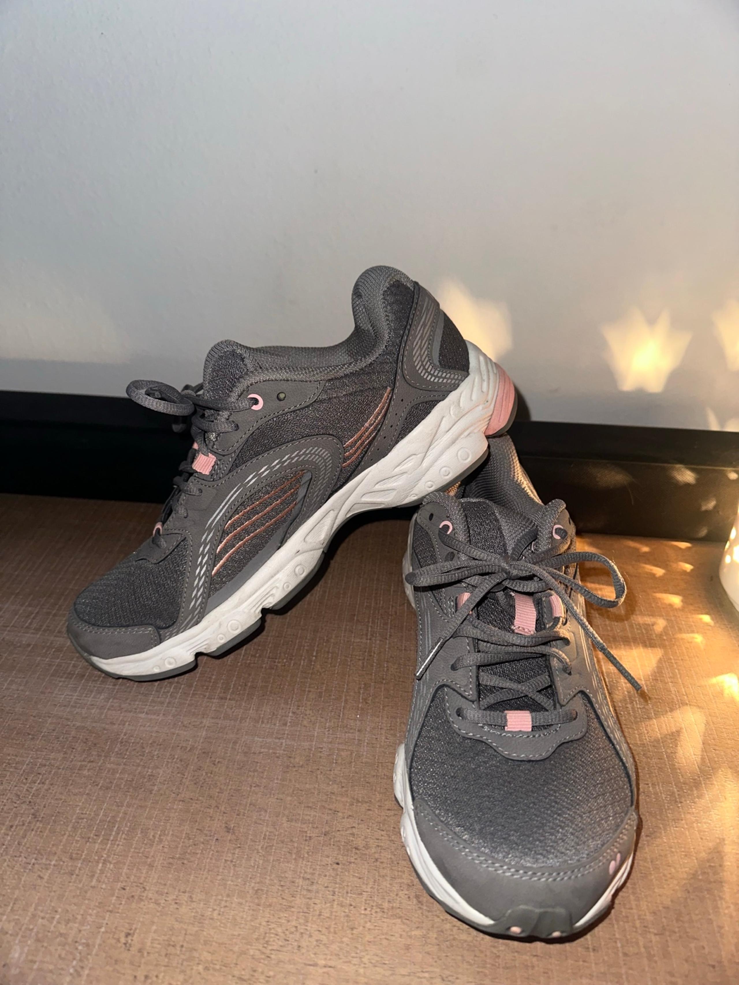 Ryka Ultimate Women's Running Athletic Shoe Sz 7M Gray Pink Memory Foam Insoles
