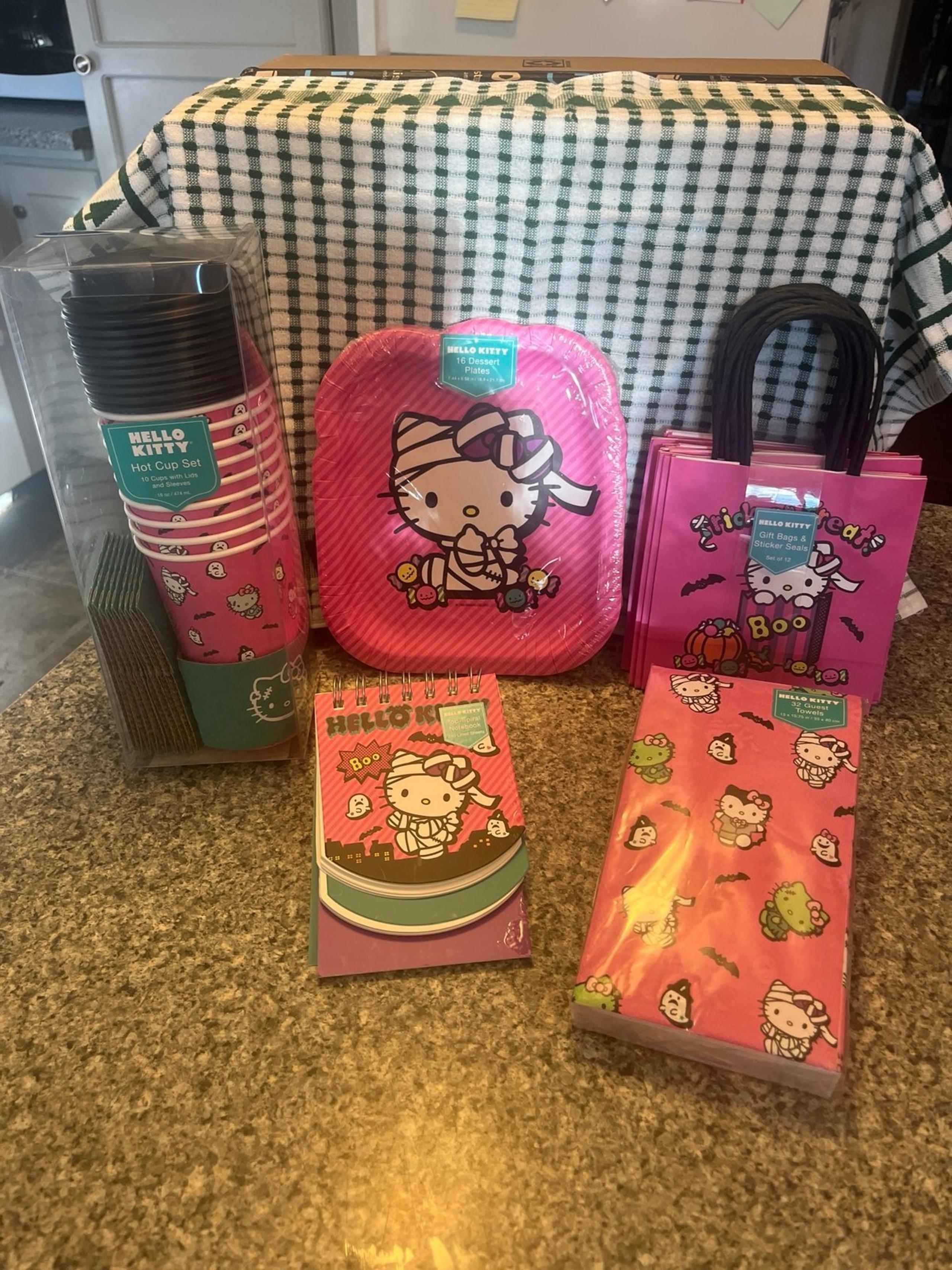 Helo Kitty Halloween Mummy Paper Goods Set! FREE SHIPPING!
