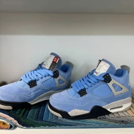Jordan 4 Retro University Blue Women 10