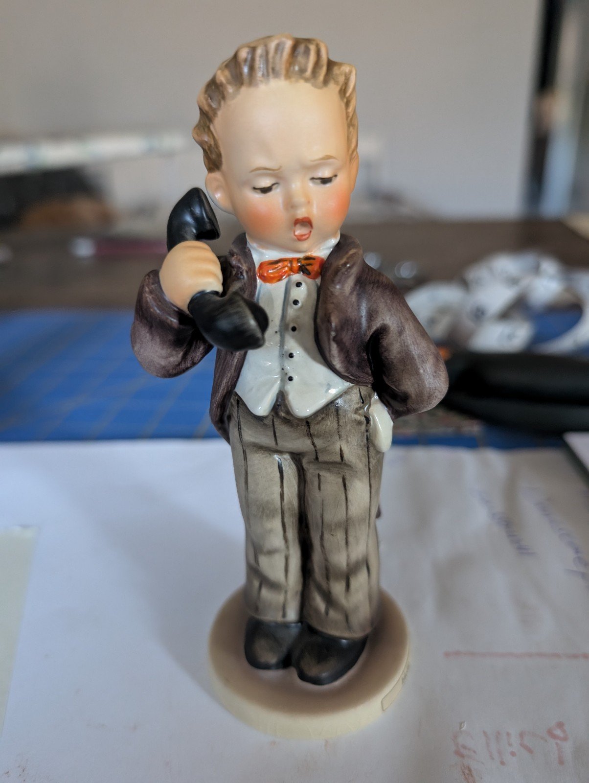 Hummel Hello figure