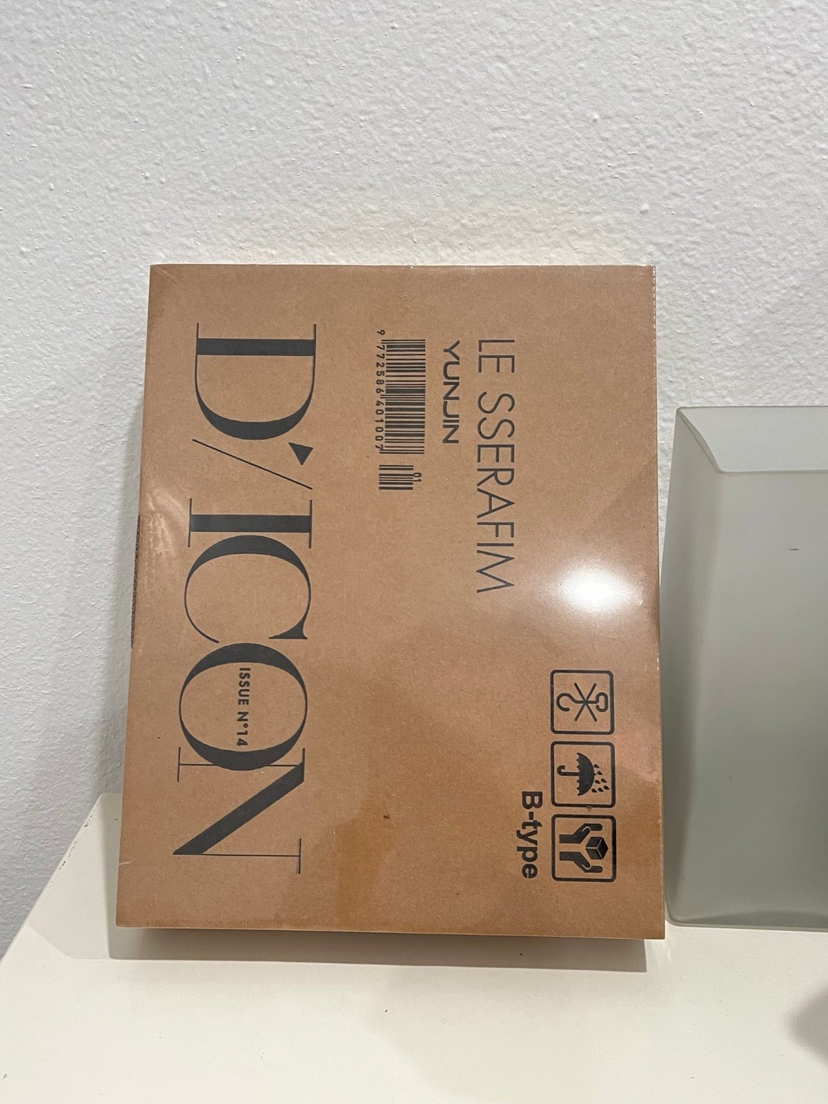 Sealed Le sserafim Yunjin Dicon Issue (B-Type)