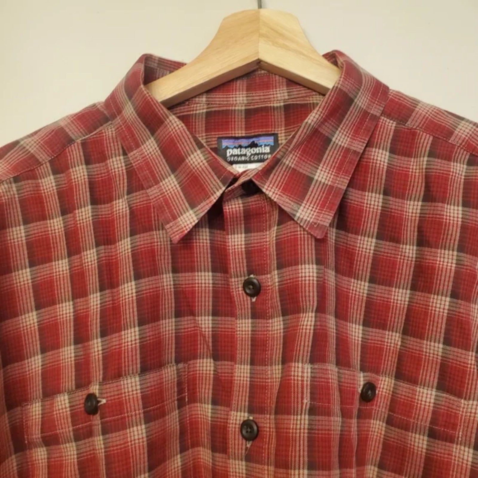 Patagonia Men's Red Plaid Button Up Long Sleeve Shirt Size L