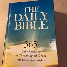 The Guideposts Daily Bible 365 Daily Readings NIV 1984 (New)