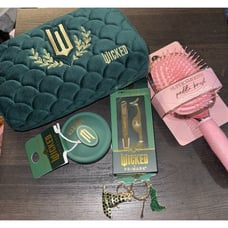 5 Pc Wicked Pink and Green Glinda/Elphaba Bundle New!