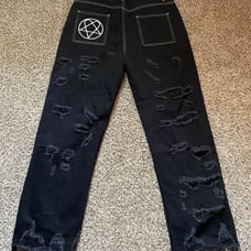 Distressed baggy jeans