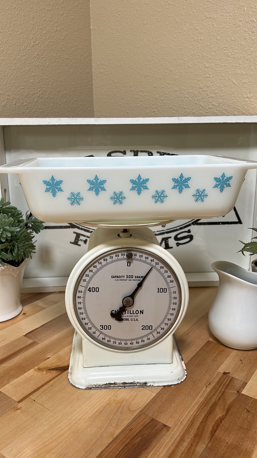 Vintage Pyrex Snowflake 575 Perfect