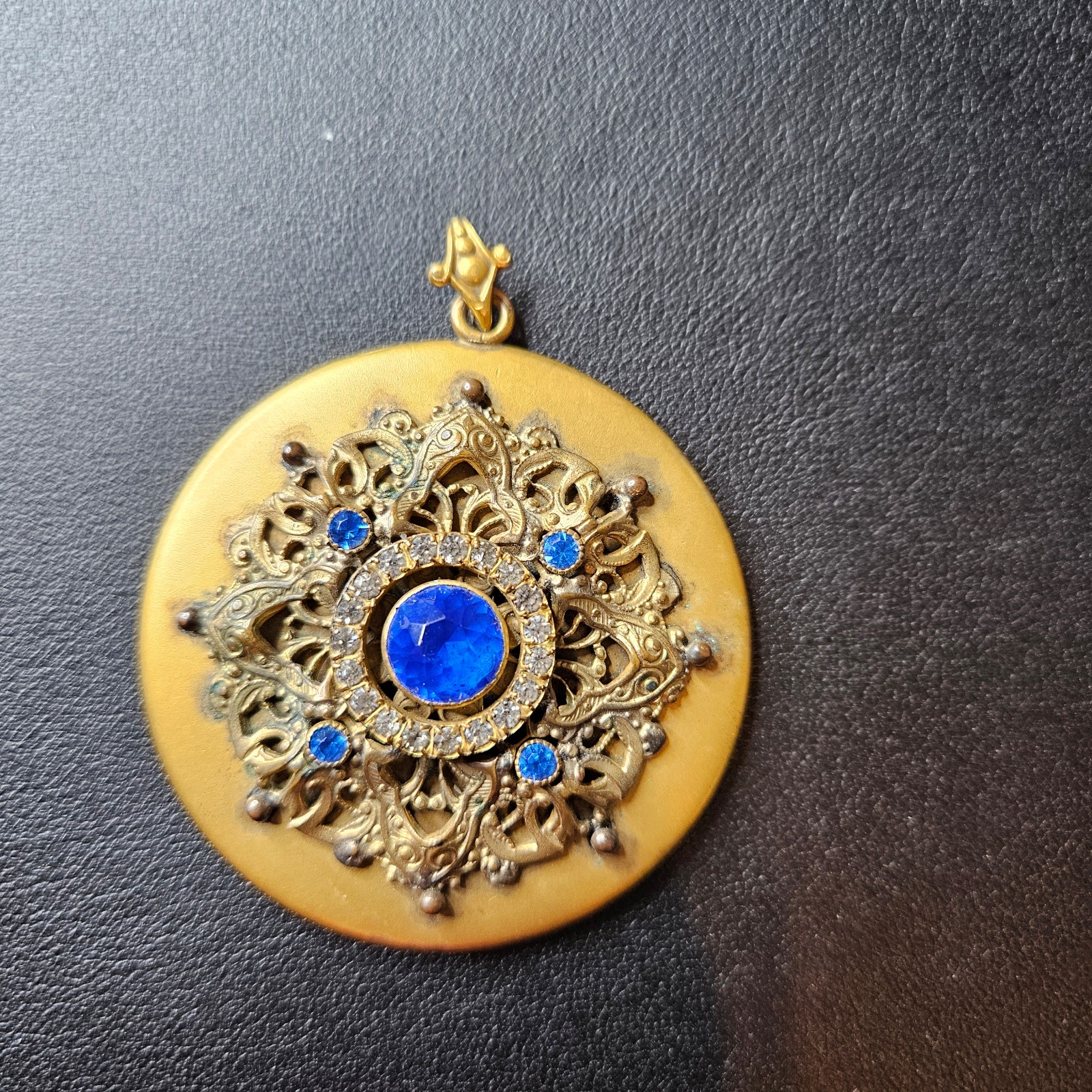 Vintage pendant