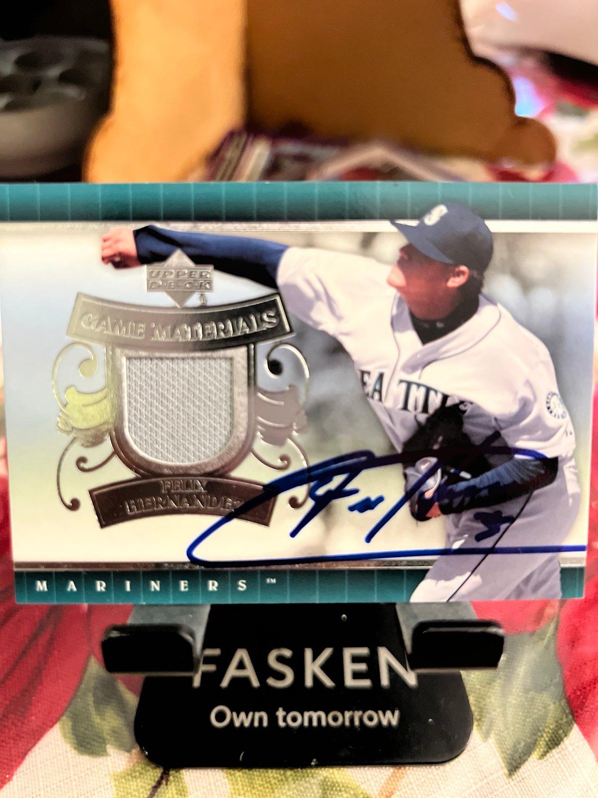 2007 Upper Deck Game Materials Felix Hernandez Autograph Card