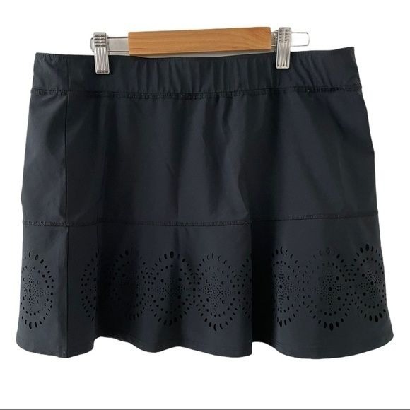 VINEYARD VINES Black Laser Cut Skort Stretch Size SMALL