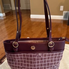 EUC Anne Klein Burgundy Cream Shoulder Purse Printed Tile Lion Logo 100% Cotton