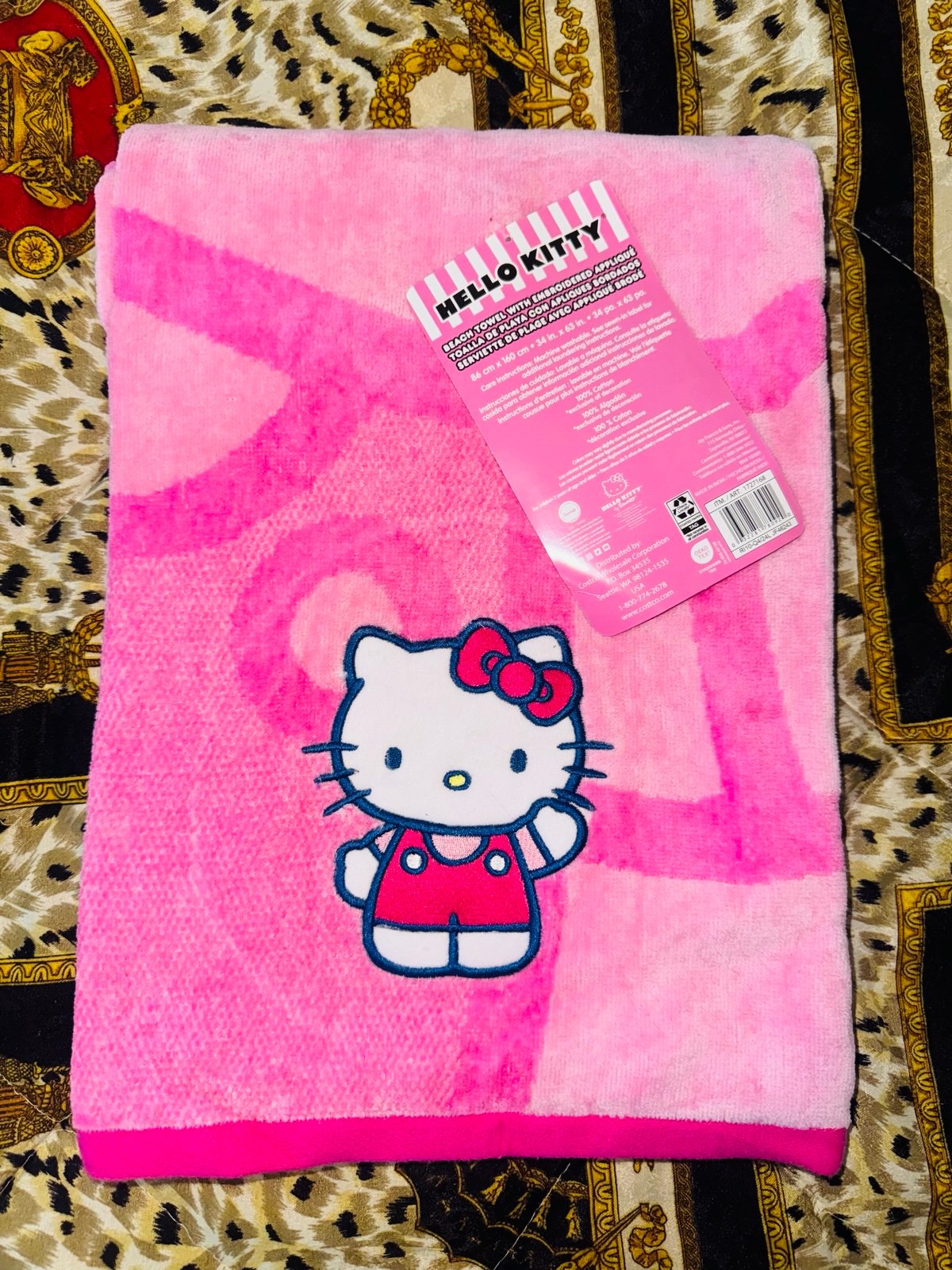 Hello Kitty Embroidered Applique Beach Towel size 34” x 63”