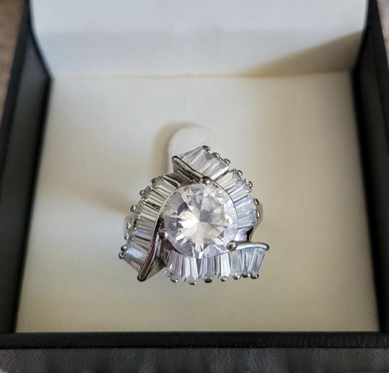 *sale* 5CT Diamond Engagement Ring Size 7