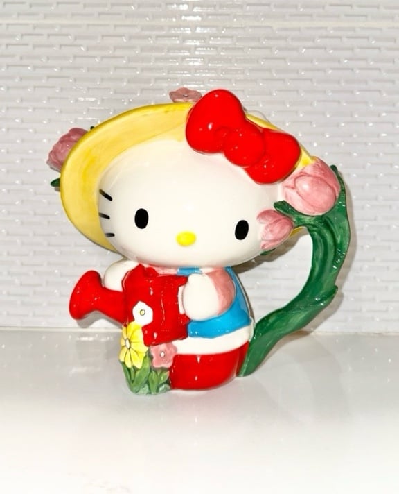 *INSPECTED* HELLO KITTY BLUE SKY GARDENER TEAPOT