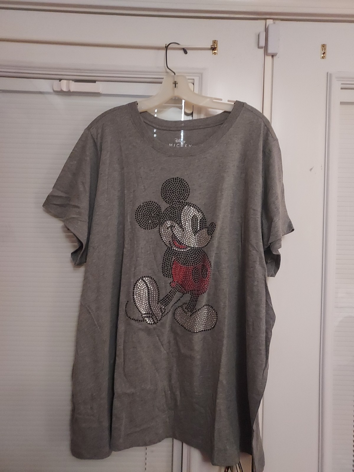 NWT TORRID PLUS SIZE 4X MICKEY MOUSE RHINESTONES CLASSIC FIT CREW TEE