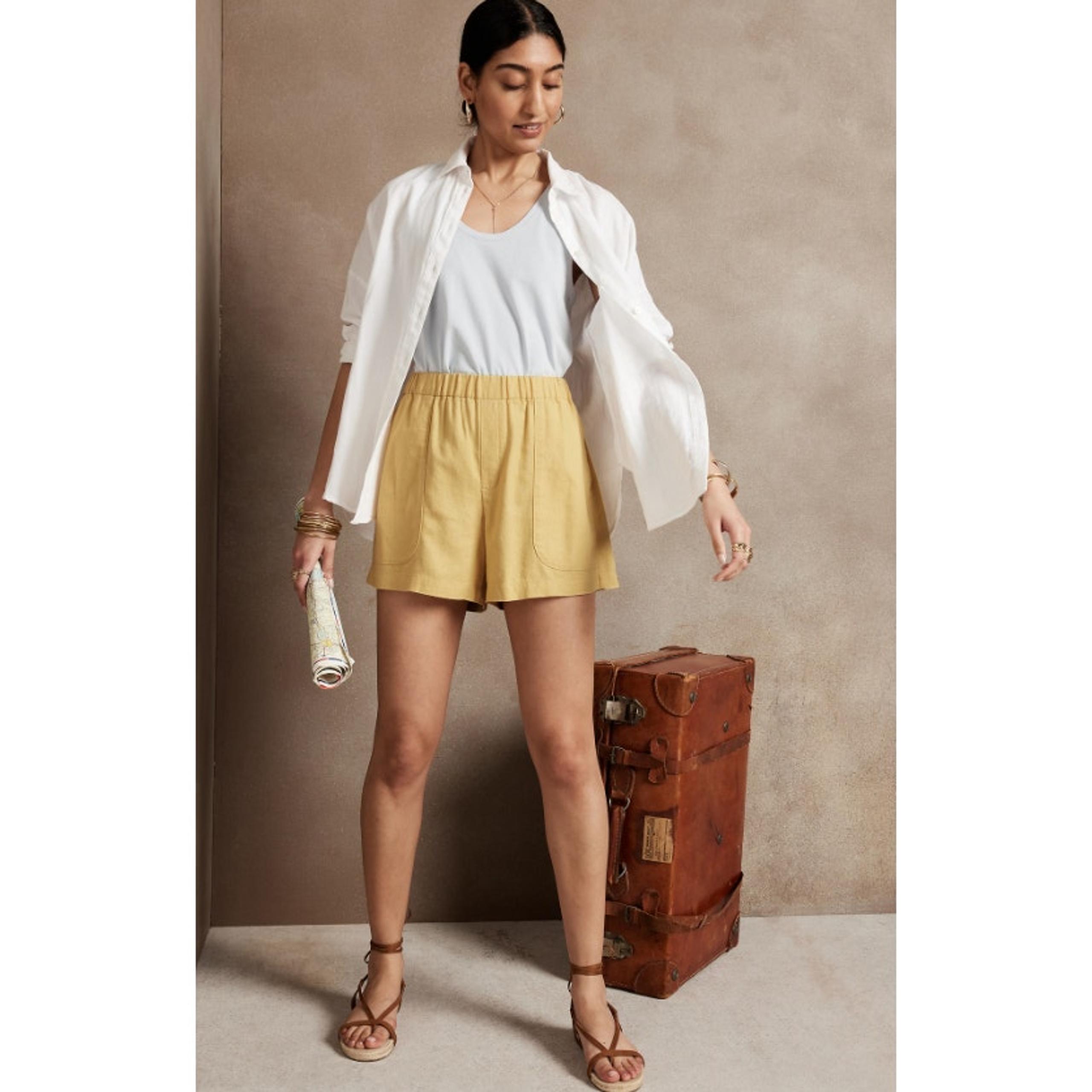 Banana Republic Elastic Waist Linen-Blend Pull-On Short Women Size S Yellow Soft