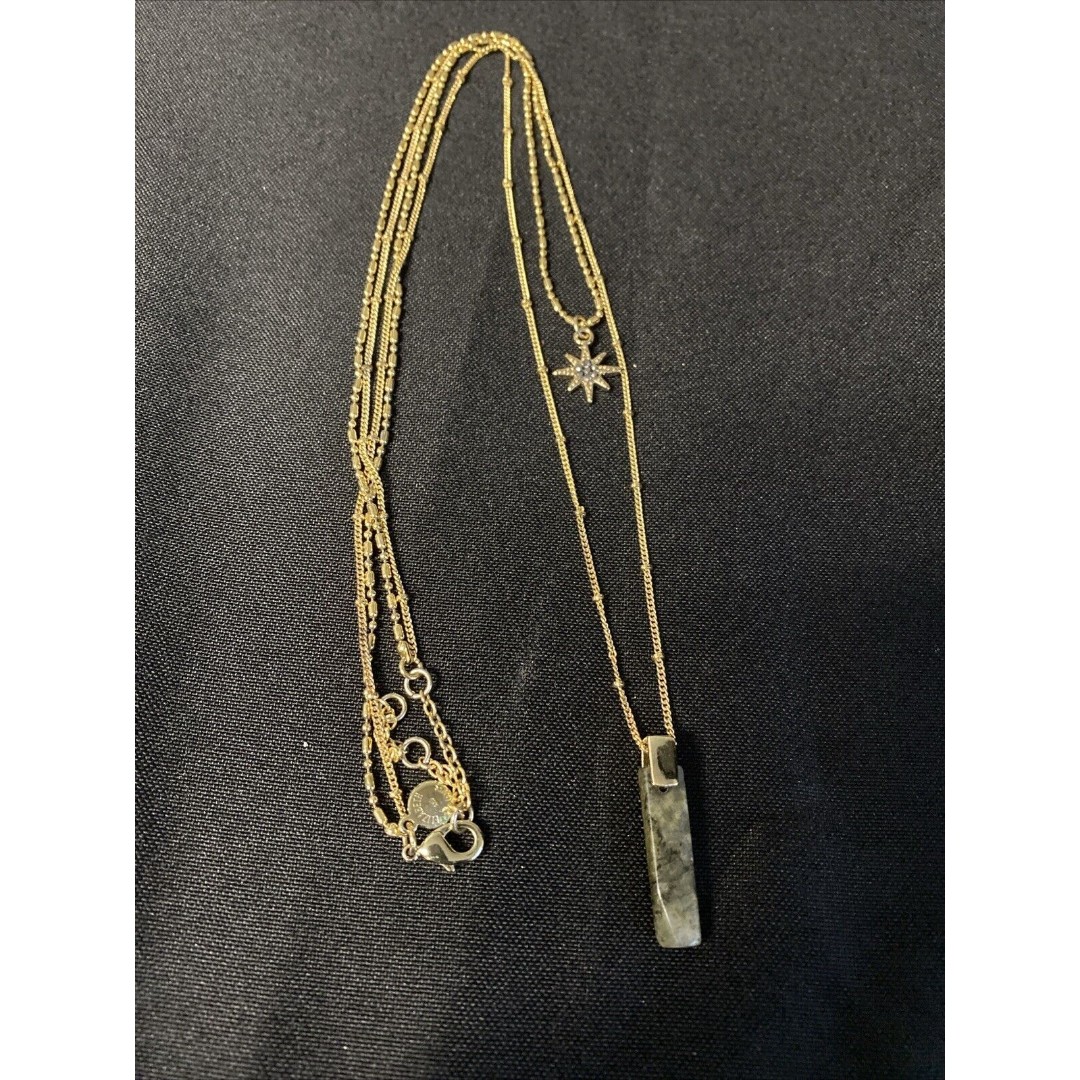 Vintage Elizabeth and James Pendant Necklace