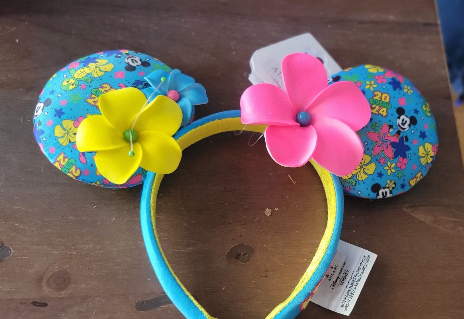 2024 Disney resort Minnie Ears Exclusive Happy New Year Aulani Hawaii Headband