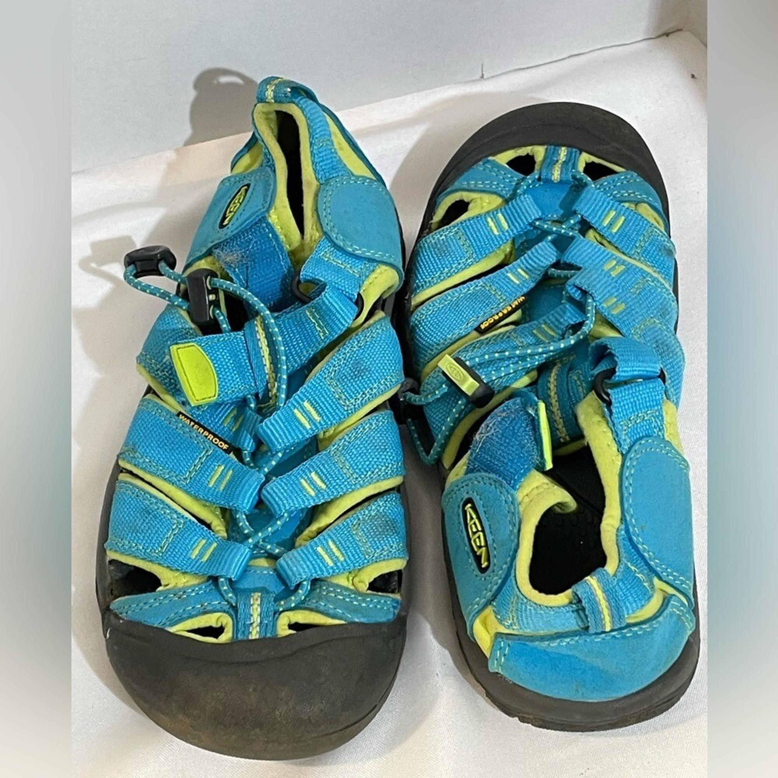 KEEN Newport Youth Aqua Blue / Lime Green Waterproof Sandals YOUTH SIZE 4 hiking