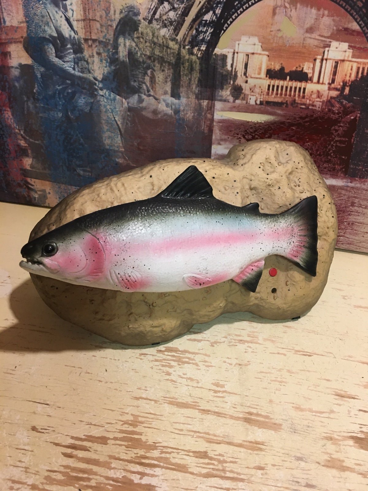 Vintage 1999 Travis The Singing Trout Gemmy Motion Activated - detail