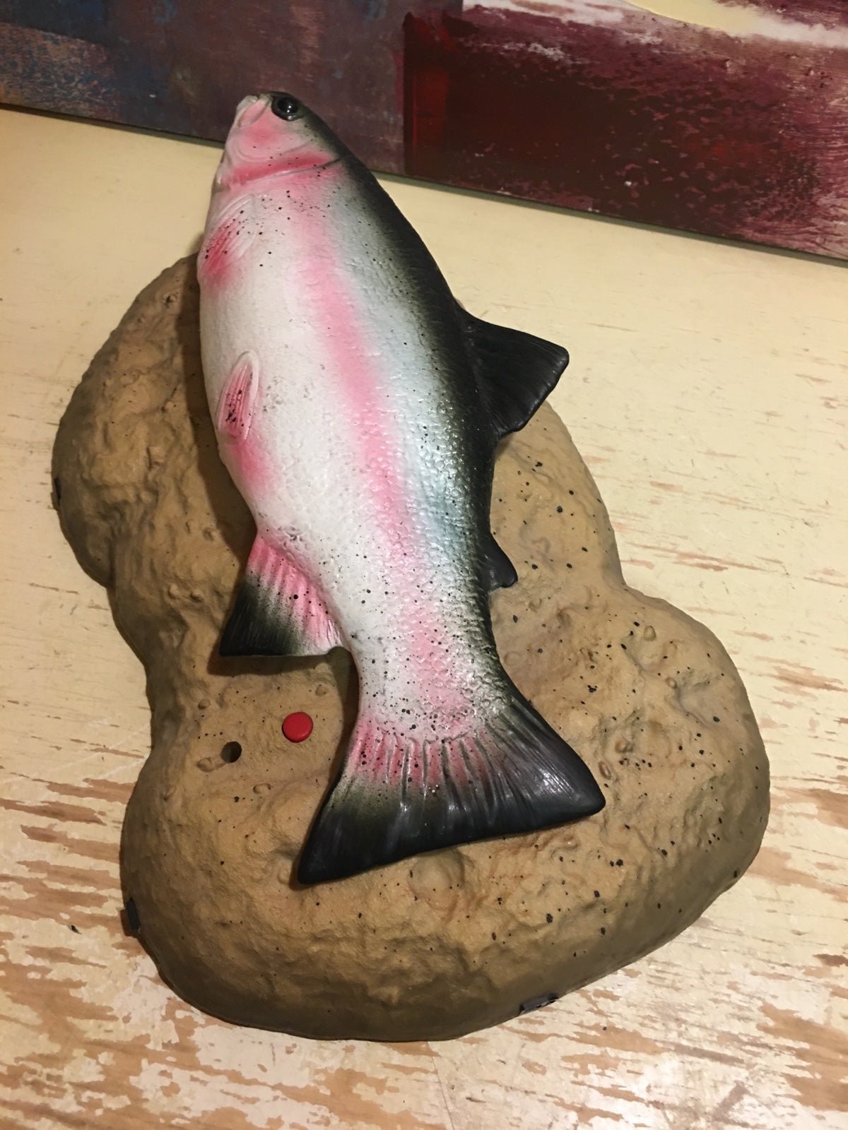 Vintage 1999 Travis The Singing Trout Gemmy Motion Activated - detail