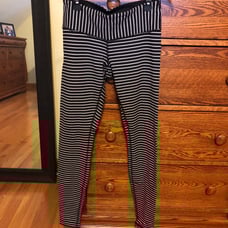 Lululemon Wunder under parallel stripes