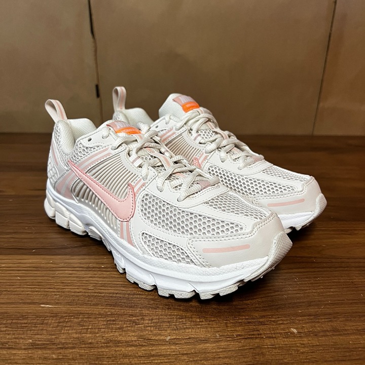 Nike Zoom Vomero 5 Phantom Echo Pink GS HF6998-003 Women's 6.5 Running Sneakers
