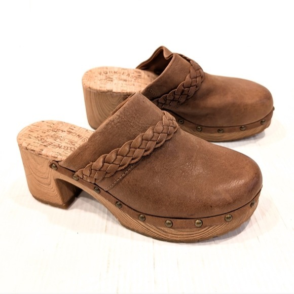 KORK EASE Women's Tilly Brown Leather Studded Clogs Wooden Platform Soles