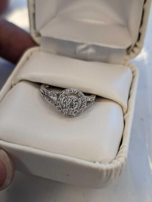 1/2 CT SPLIT SHANK LAB DIAMOND RING