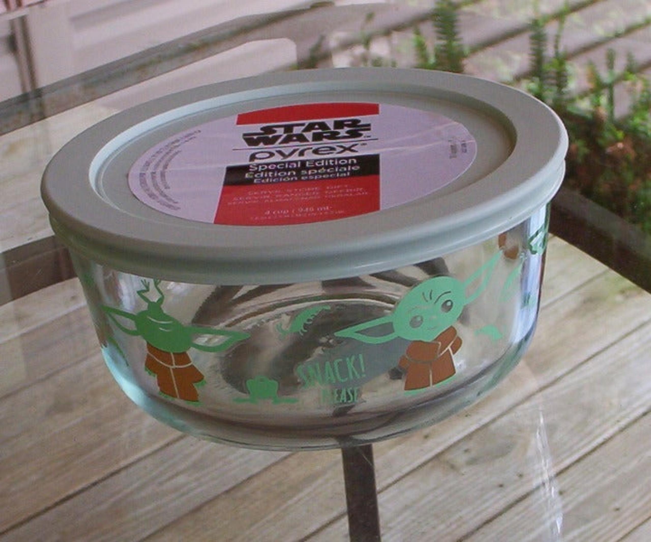 PYREX STAR WARS BABY YODA THE CHILD BOWL
