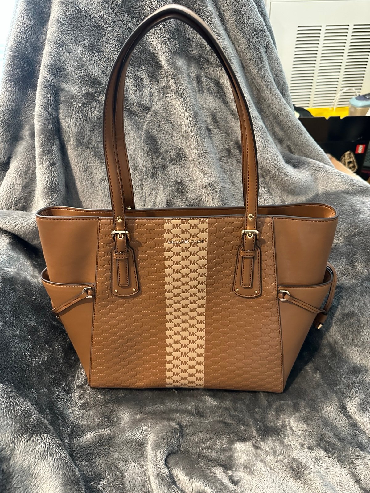 Michael Kors Jet Set Voyager Bag