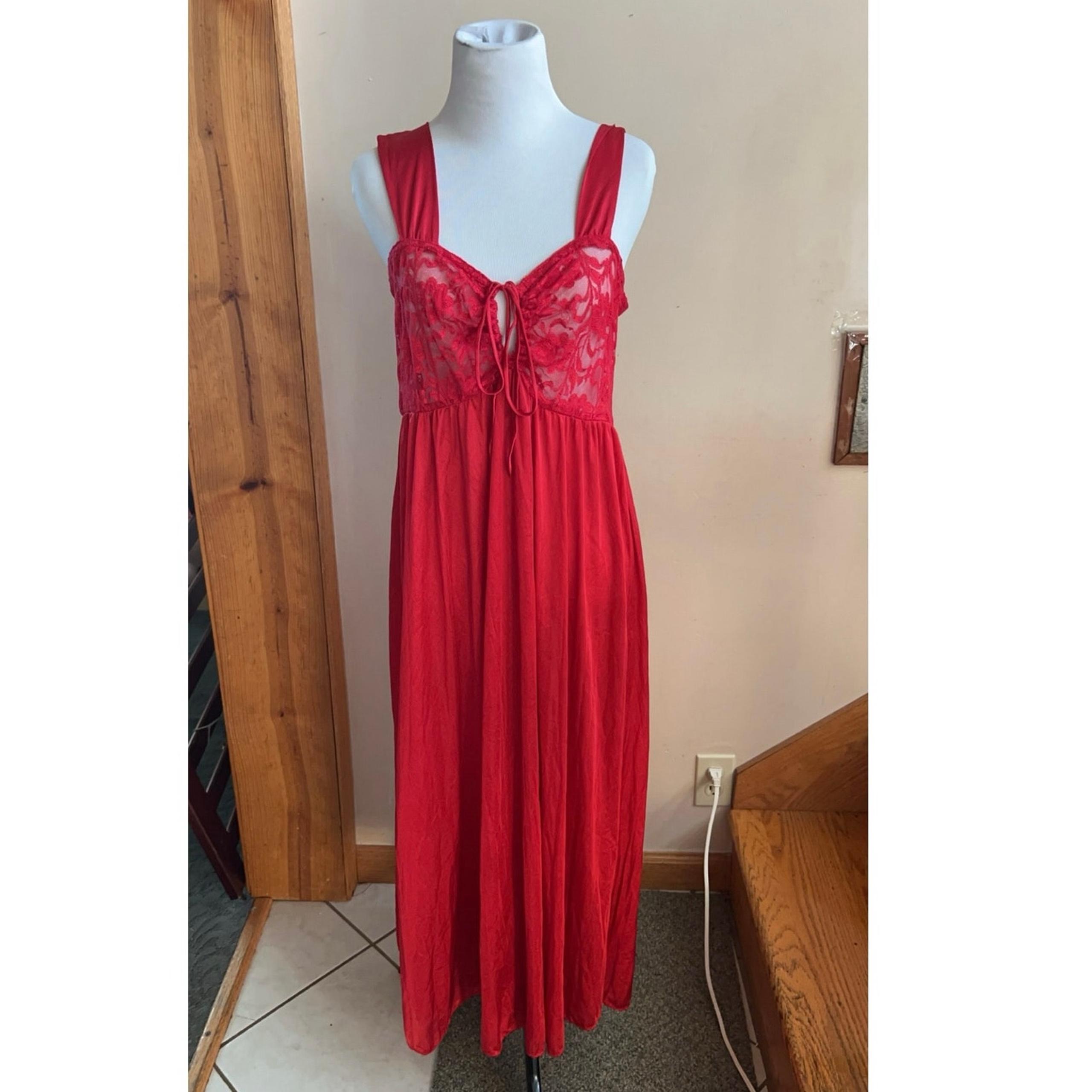 VTG Ventura brand red lace Nylon silly long nightgown 90s Y2K size L